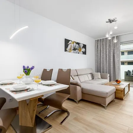 Platinium With Parking Rewal